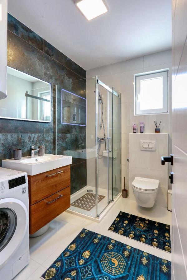 Luxury Apartments Hills Вир Екстериор снимка