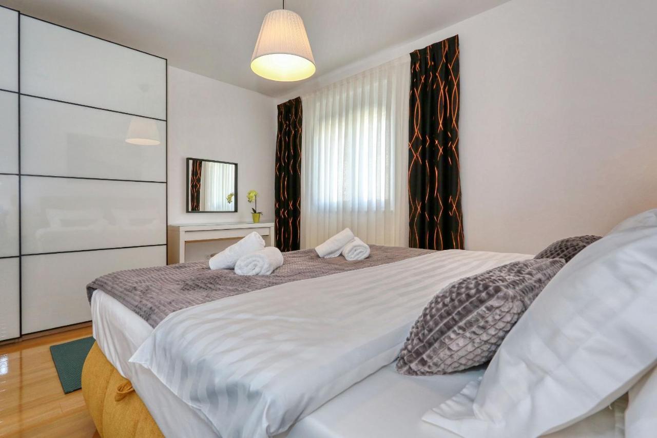 Luxury Apartments Hills Вир Екстериор снимка