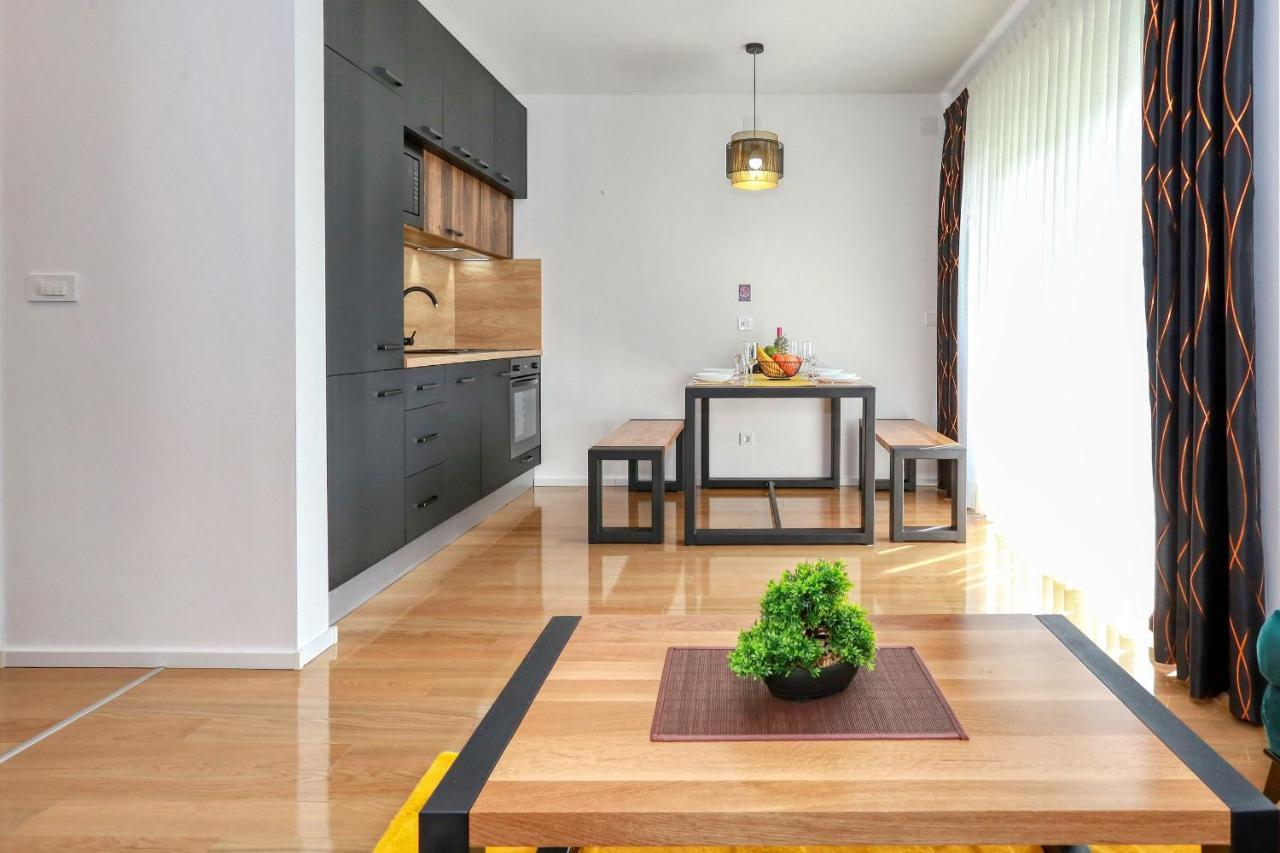 Luxury Apartments Hills Вир Екстериор снимка